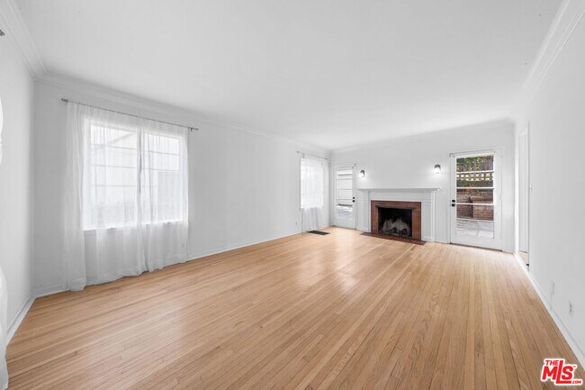 Foto del edificio - 2565 Canyon Dr