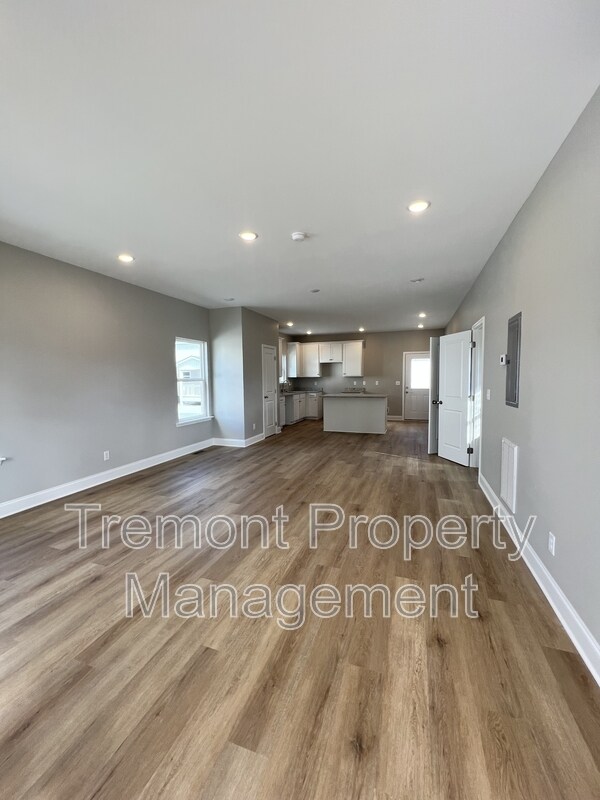 Building Photo - 1228 Sholar Ave