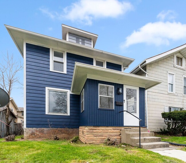 Building Photo - New 3 bed listing downtown Fort Wayne! *MO...