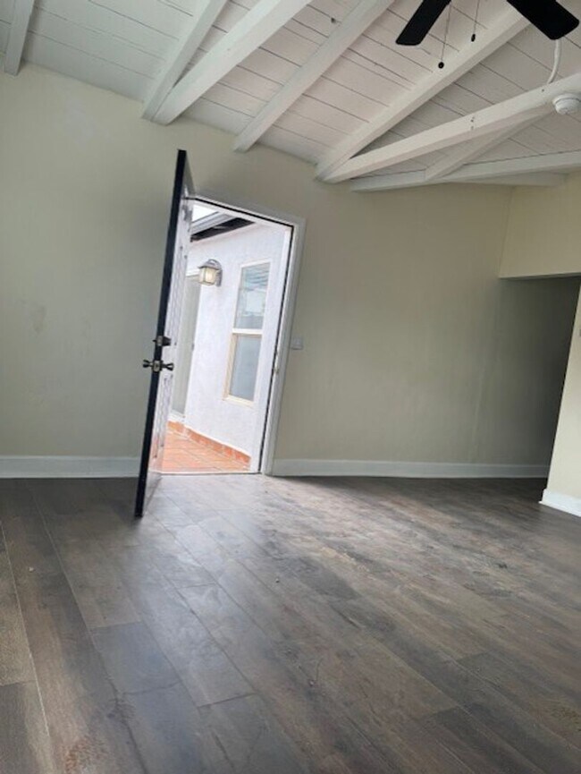 Foto del edificio - DHS6348