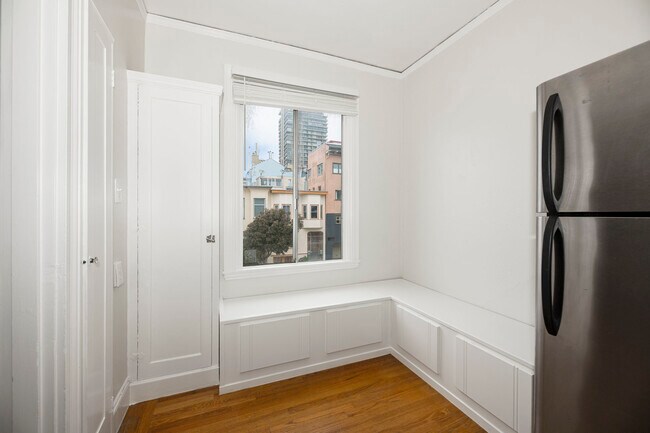 Building Photo - 1125 Broadway