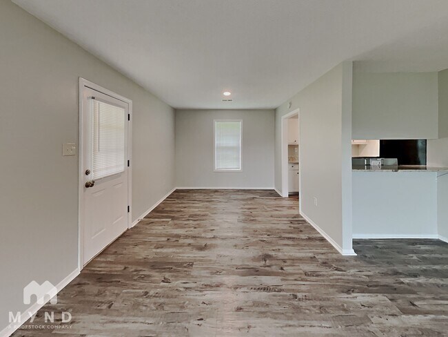Foto del edificio - 6255 Somerset Dr
