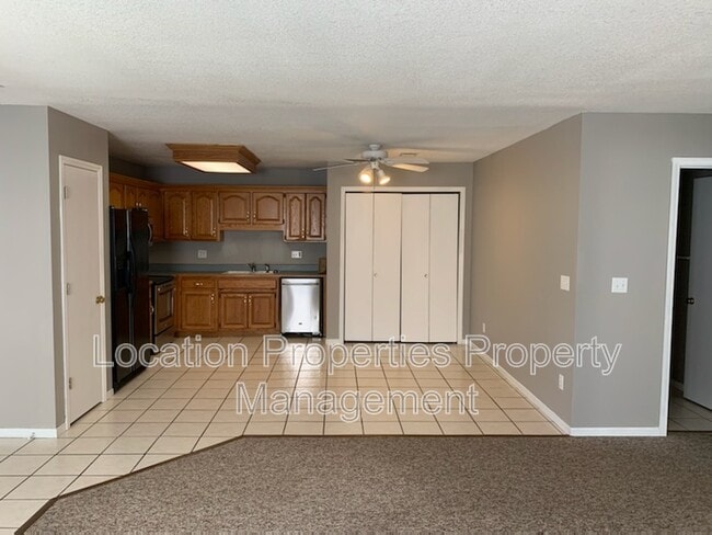 Building Photo - 947 E Wildcat Run St