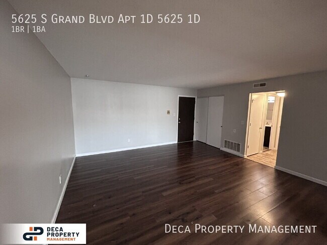 Foto del edificio - 5625 S Grand Blvd