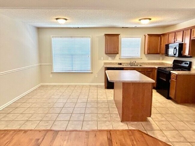 Building Photo - 4 Bedroom 2.5 Bath In Cordova Available Now!