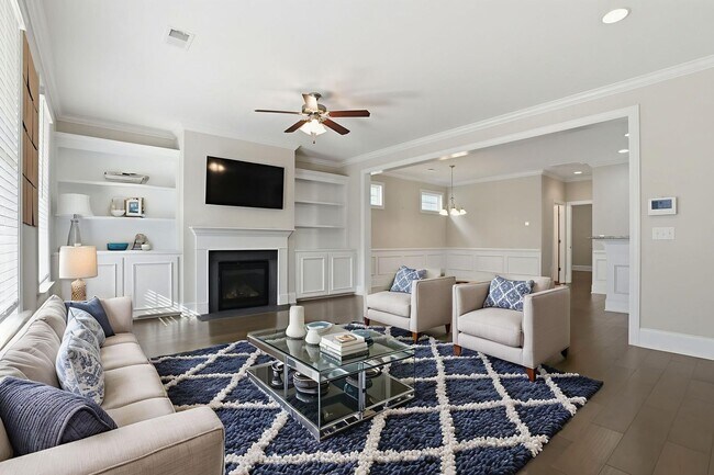 Building Photo - 5 Bedroom 2000 Square Ft Home at Village at Berkeley