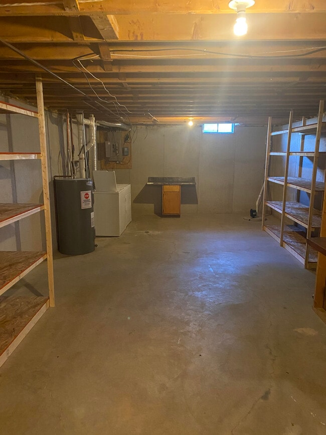 686 Trailsway Ln, Neenah, WI 54956 House Rental in Neenah, WI