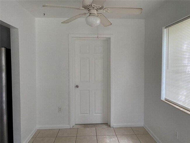 Building Photo - 21286 Coulton Ave
