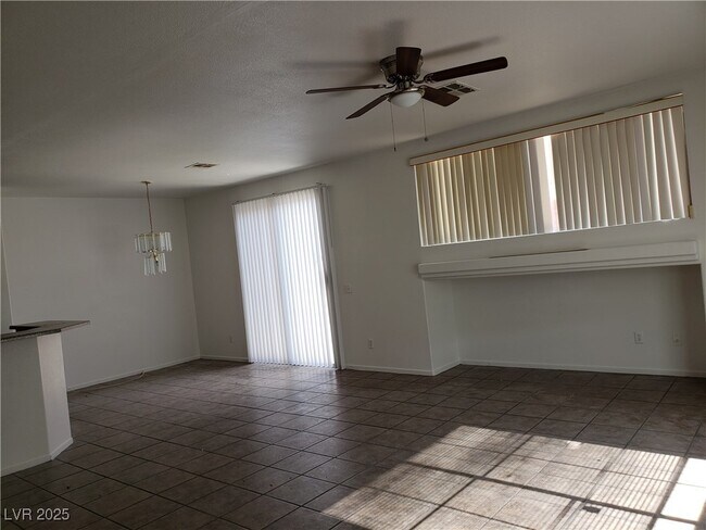 Foto del edificio - 109 Restful Crest Ave