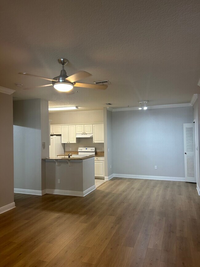 Foto del edificio - 1300 Eastern Pecan Pl