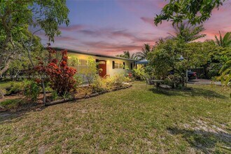 Building Photo - 3950 SW 53rd Ave
