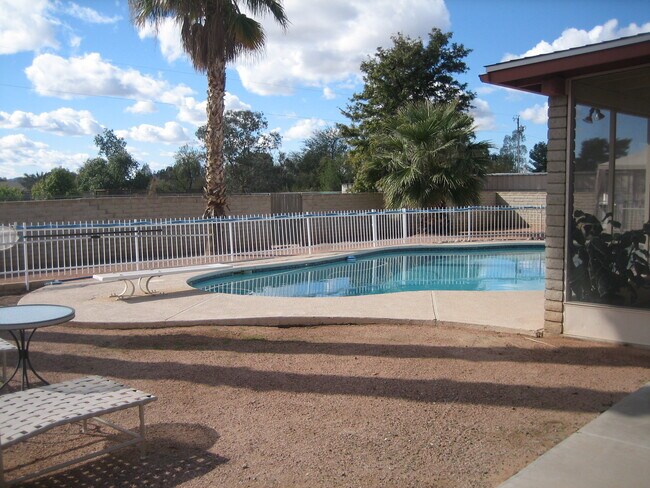 Foto del edificio - 7815 E Thunderbird Rd