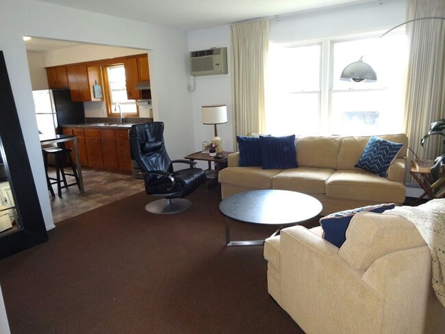 Building Photo - 7224 33rd Ave N