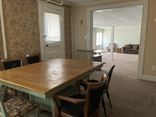 Dining room furnished - 60 Grove St