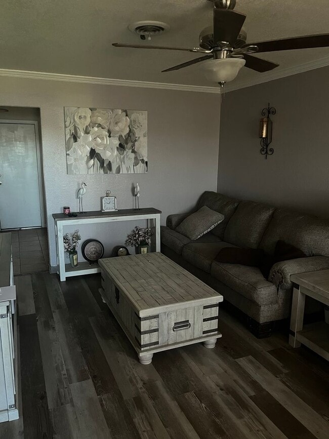 Foto del edificio - 3 bedroom 1.5 bathroom!