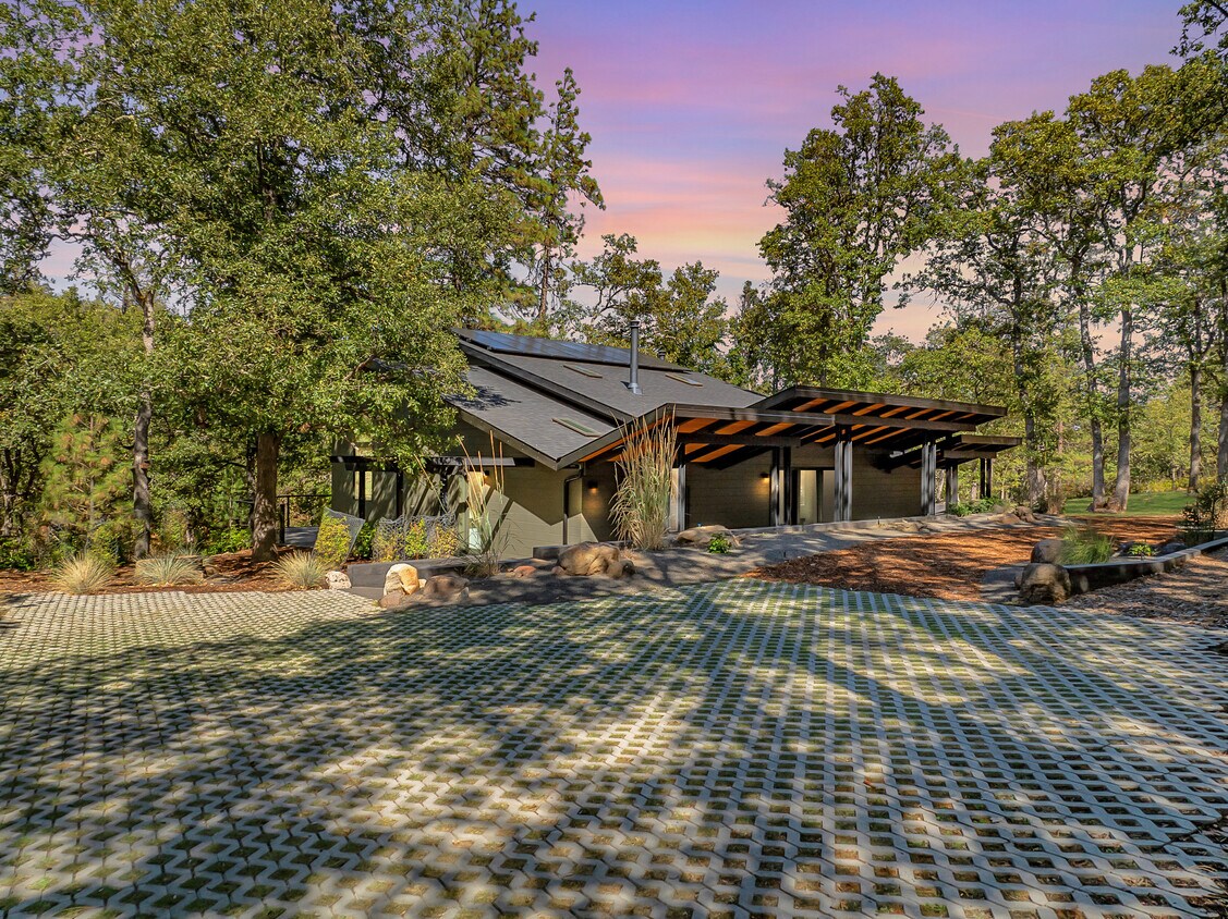 Foto principal - 6805 Highway 30W