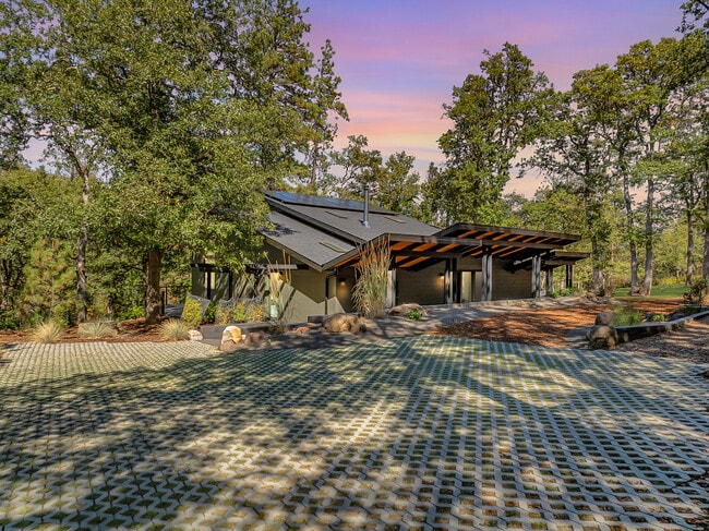 Building Photo - 6805 Highway 30W