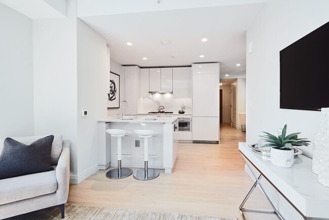 Building Photo - 135 Seaport Blvd