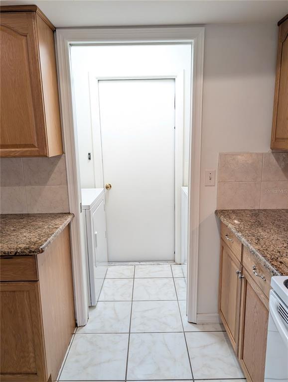 Foto del edificio - 7171 Wood Creek Dr