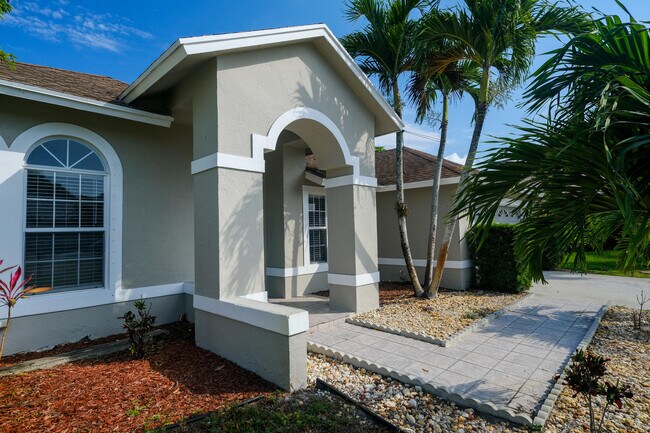 Foto del edificio - 12795 Kingsway Rd