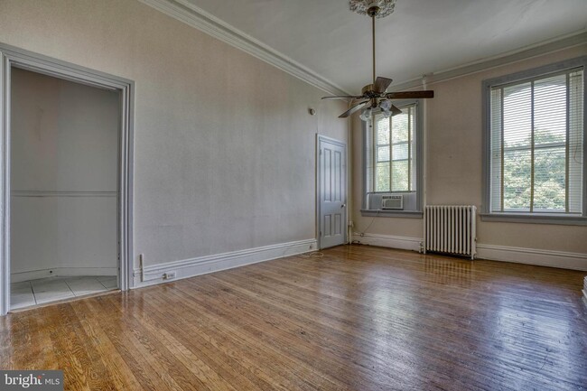 Building Photo - 1604 Park Ave