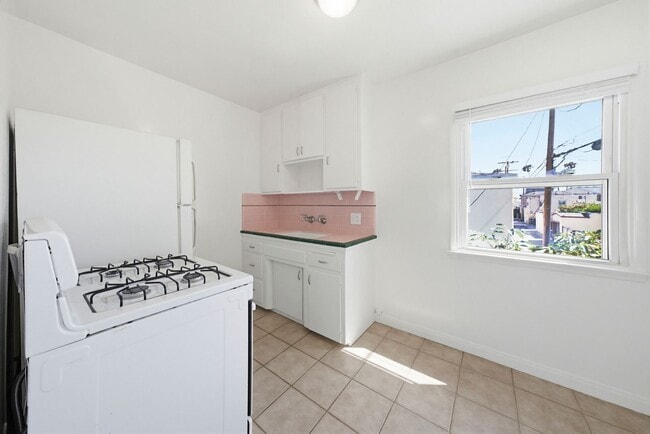 Building Photo - 69 Glendora Ave
