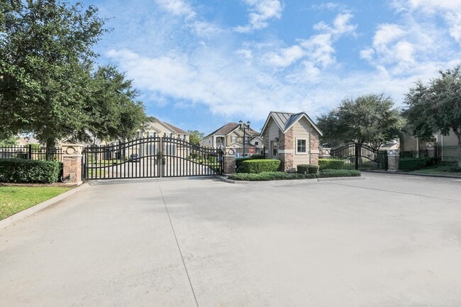 Foto del edificio - 16020 Sweetwater Fields Ln