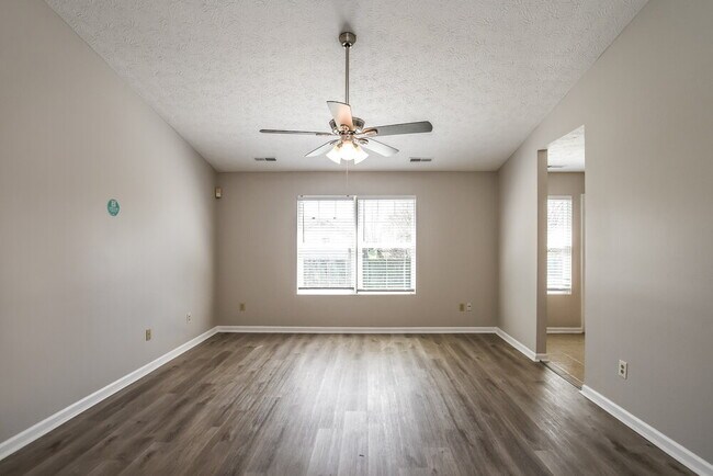 Foto del edificio - 12719 Spurrington Way