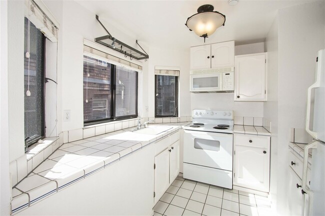 Foto del edificio - 2 Fallon Pl