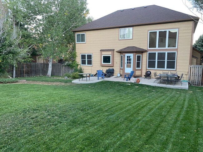 Building Photo - Broadmoor Glens Home