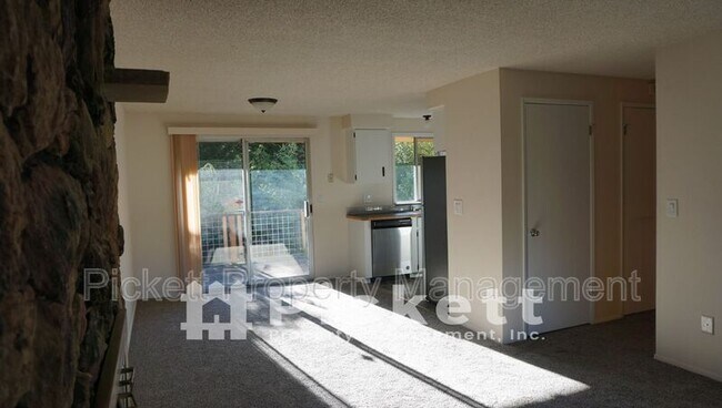 Foto del edificio - 2221 NE Lexington Dr