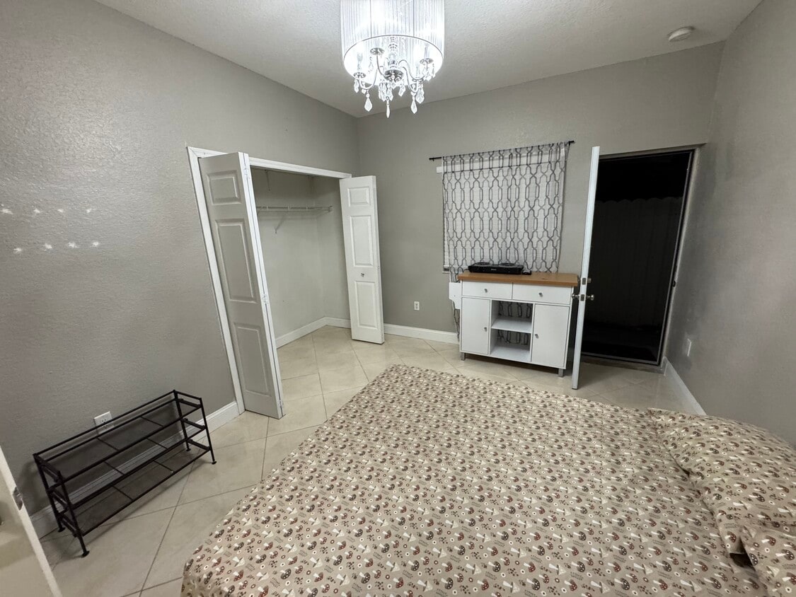 Photo - 19880 NW 78th Path (Hialeah, FL)