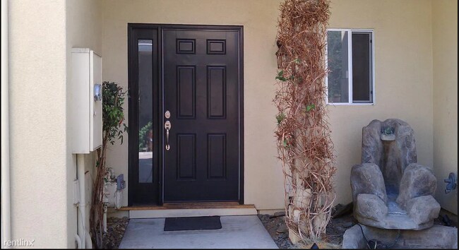 Building Photo - 2 br, 2.5 bath Townhome - 485 Boynton Aven...