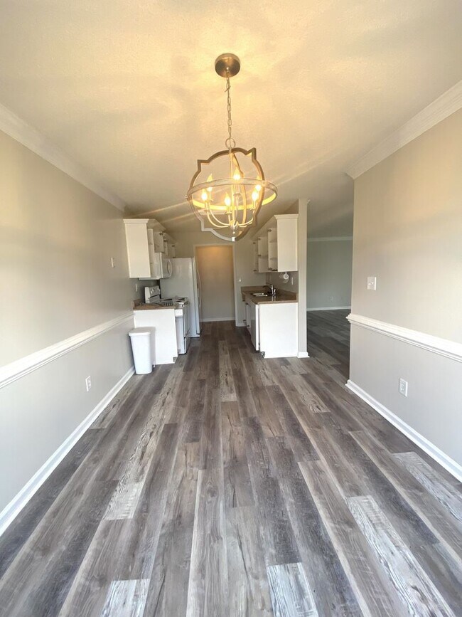 Building Photo - Providence Pointe Condo