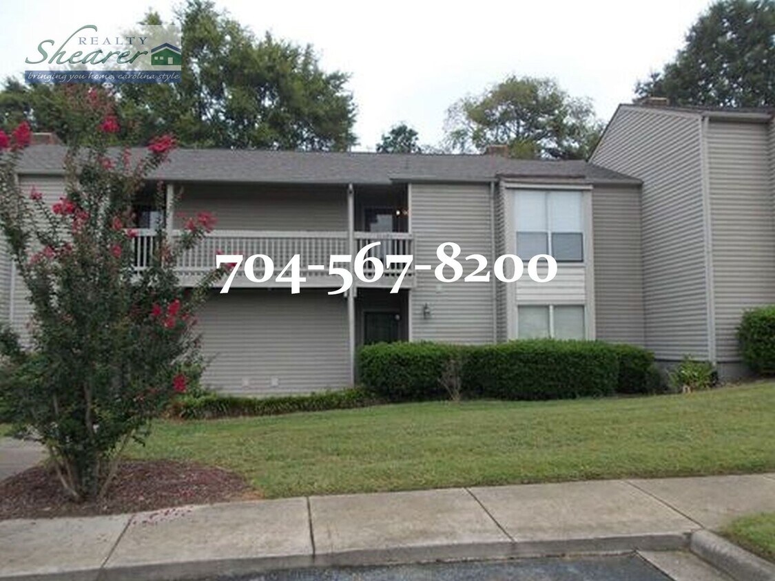 Primary Photo - 1 Bedroom, 1 Bath, 2nd story Condo near Ba...