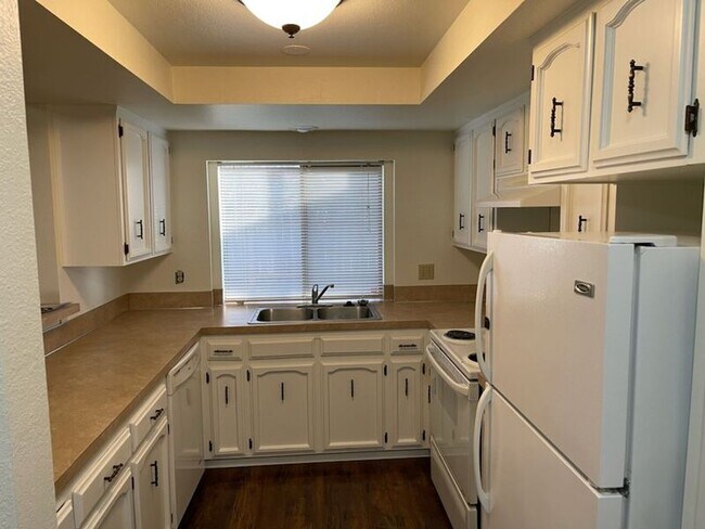 Foto del edificio - 4276 Meadowbrook Ct NE