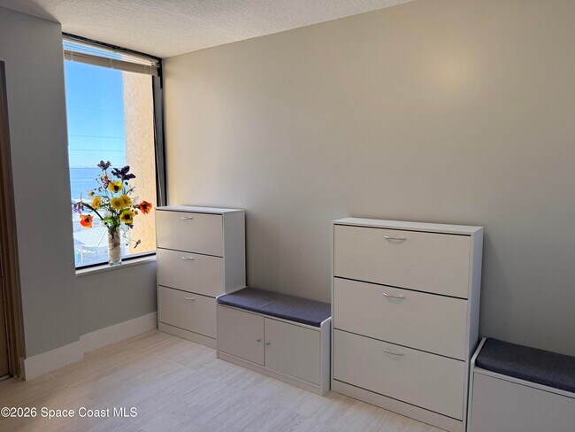 Building Photo - 3223 S Atlantic Ave