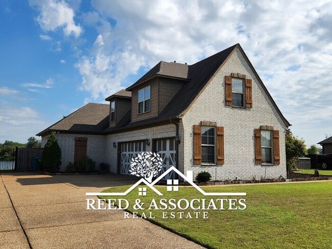 Building Photo - 4 Bedroom Arlington Home with a Lakeside Lot