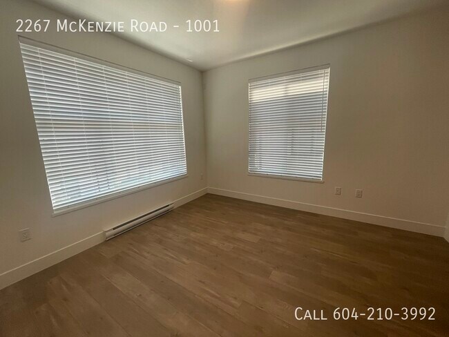 Photo du bâtiment - 3 Bedroom Townhouse in McKenzie Mews!