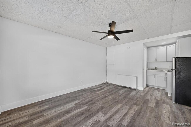 Foto del edificio - 16001 Dixie Hwy