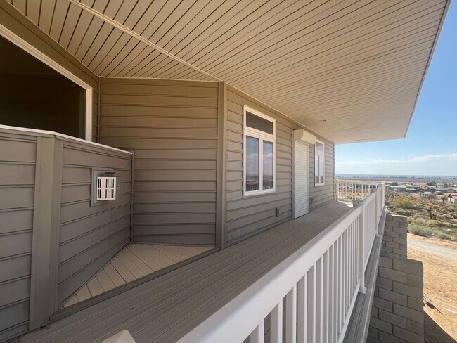 Foto del edificio - 3 bedroom 2.5 bath in the Mariana Ranchos !!