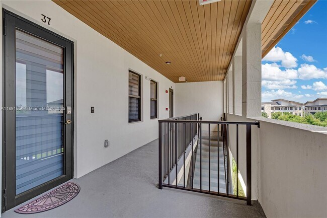 Foto del edificio - 8045 NW 104th Ave