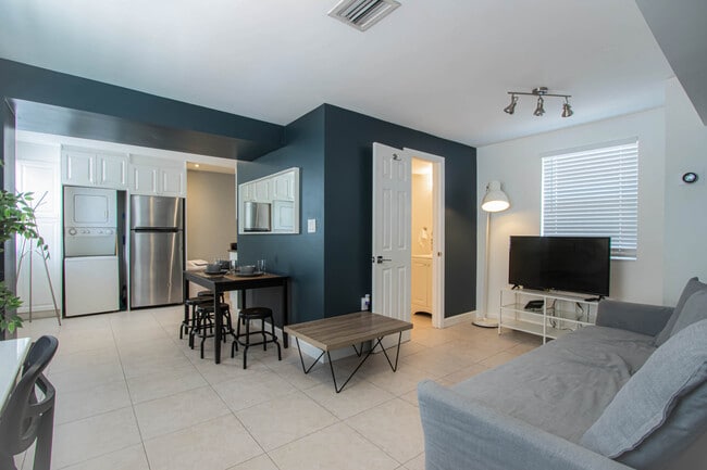 Building Photo - 239 NW 32nd St