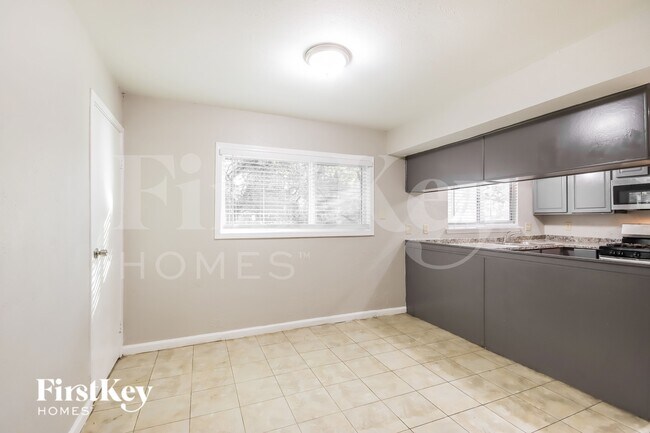 Foto del edificio - 3214 Sycamore Springs Dr