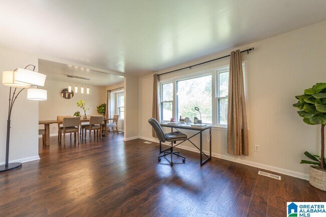Foto del edificio - 3504 Ridgecrest Dr