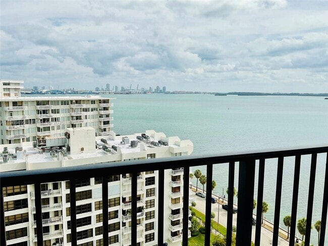 Foto del edificio - 1450 Brickell Bay Dr