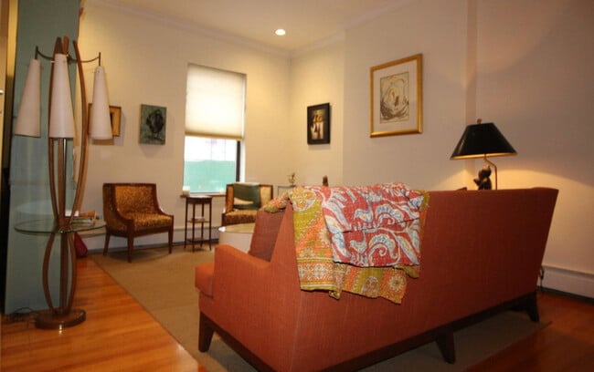 Building Photo - 11 Dennett Pl