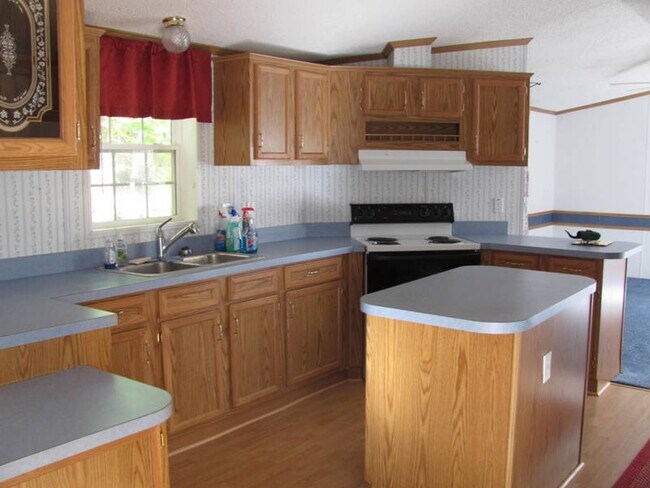 Building Photo - Private 2 Bed 2 Bath Home