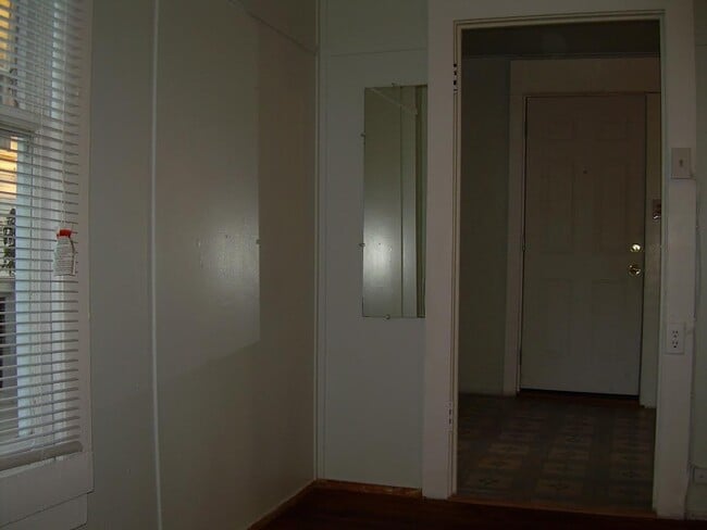 Building Photo - 5507 Reiger Ave