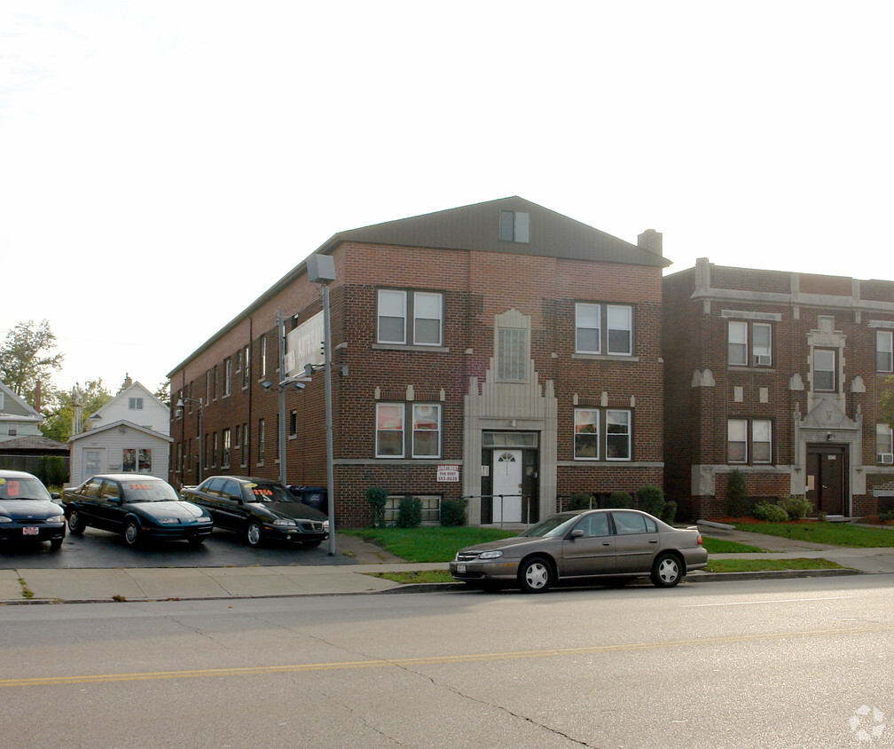 Building Photo - 2429 Delaware Ave